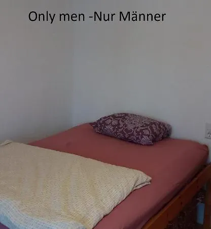 Lovely In Center - Single Bed 1- Men Only - Nur Manner Alloggio in famiglia