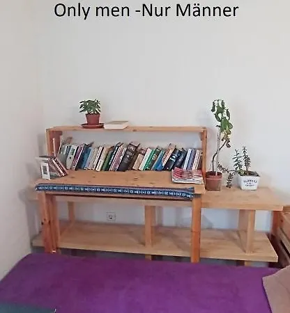 Lovely In Center - Single Bed 1- Men Only - Nur Manner Alloggio in famiglia
