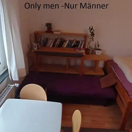 Lovely In Center - Single Bed 1- Men Only - Nur Manner Alloggio in famiglia *